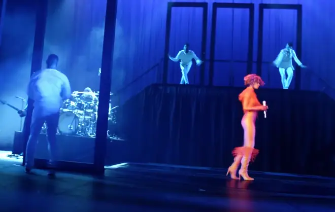 Whitney Houston's hologram with backing dancers