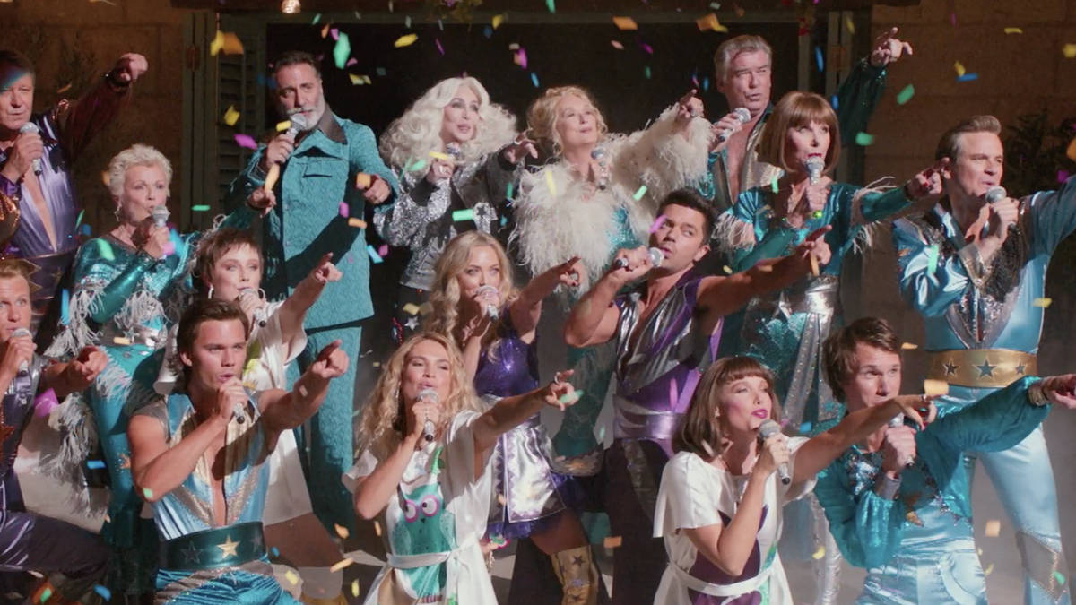 Mamma Mia 2: Watch the making of 'Super Trouper' with the entire ...