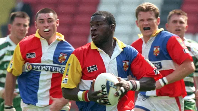 Martin Offiah playing rugby in 1996