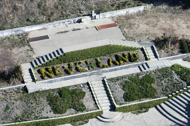 New Pictures Show Michael Jackson S Crumbling Neverland Ranch As It Faces Demolition Smooth