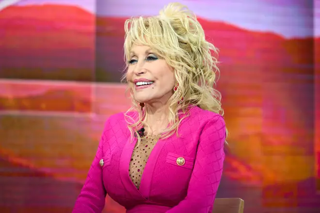 Dolly Parton will release her new album A Holly Dolly Christmas in 2020