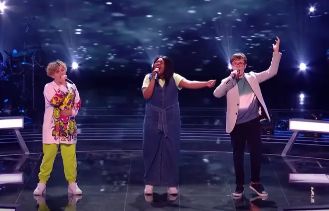 Sonny, Hayley and James serenade the judges and audience with a beautiful rendition of 'Bridge Over Troubled water'
