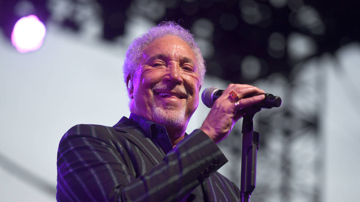 About Tom Jones: Singer’s age, wife, children, age, real name, net worth and more …