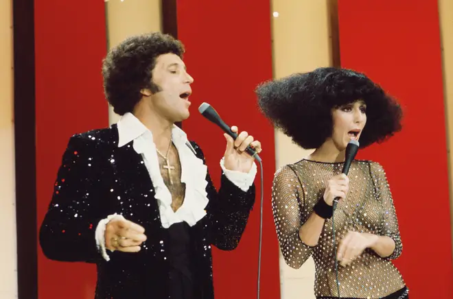 When Tom Jones flirted with Cher on stage before performing an incredible duet