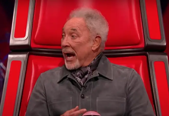Tom Jones one again showcased his show-stopping singing voice, all without leaving the comfort of his red chair!
