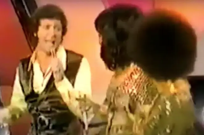 Tom Jones and The Supremes performing in 1970 are a force to be reckoned with.