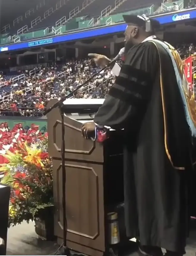 School Principal Marcus Gause was giving a farewell speech at Wingate Andrews High School in High Point, North Carolina when he decided to break into a beautiful version of Whitney Houston's 'I Will Always Love You'.