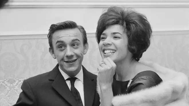 Shirley Bassey with Kenneth Hume in 1961. (Photo by Bulmer/Daily Express/Hulton Archive/Getty Images)