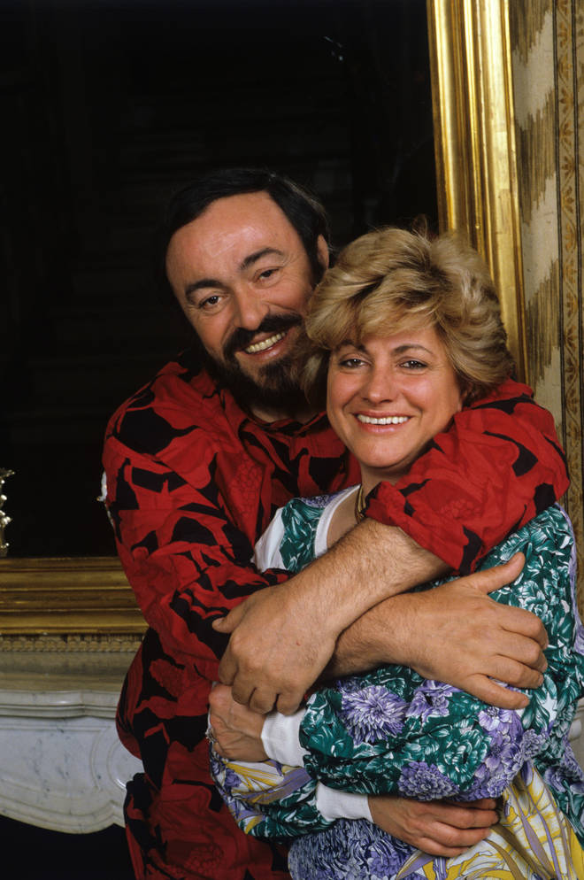 Luciano Pavarotti with first wife Adua Veroni in 1987