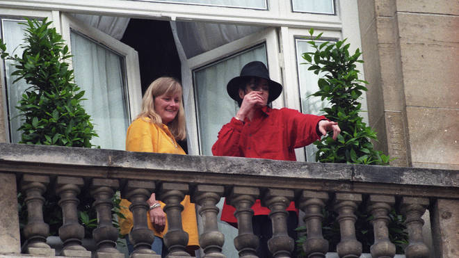 Michael Jackson S Wife What Happened To Debbie Rowe Smooth