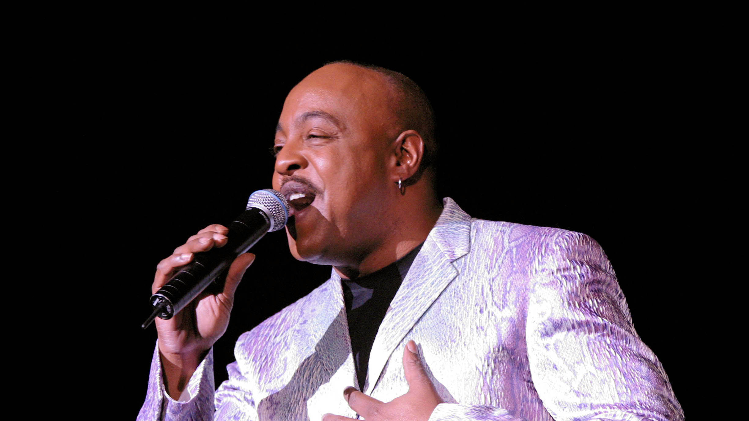 Peabo Bryson A Whole New World Singer Is In Hospital After Heart Attack Smooth