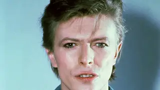 David Bowie unheard tracks to go under hammer