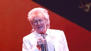 Rod Stewart performing in 2022