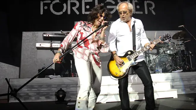 Kelly Hansen fronts Foreigner in 2007