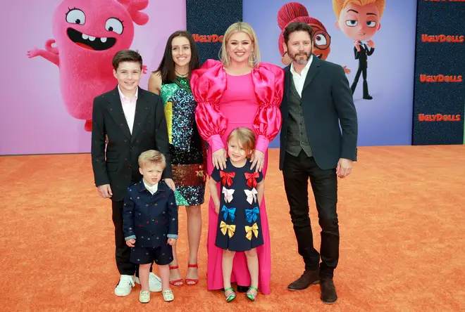 Kelly Clarkson with former husband Brandon  (L-R: Seth Blackstock (Brandon's son from a previous marriage), son Remington, Savannah Blackstock (Brandon's daughter from a previous marriage), Kelly, daughter River, and Brandon Blackstock)