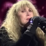 Stevie Nicks pays emotional tribute to her "best friend" in her first concert since Christine McVie passed away.