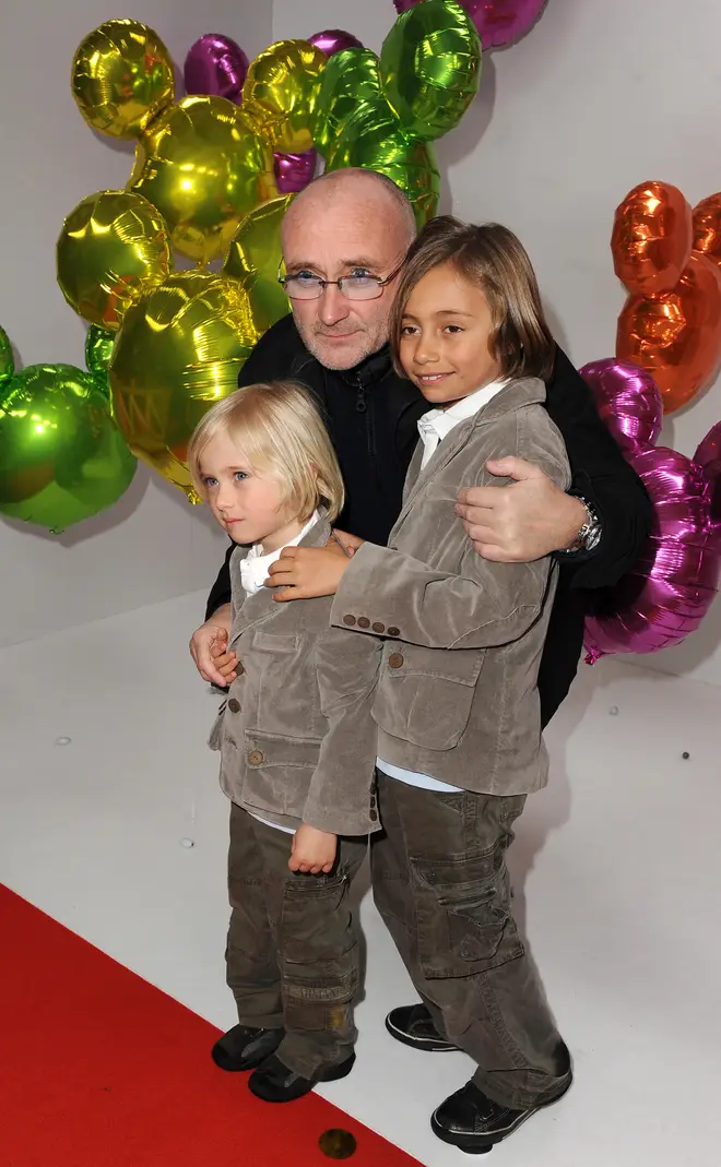 Phil Collins with his sons Nicholas and Matthew (left) in 2009. (Photo: Jens Kalaene)