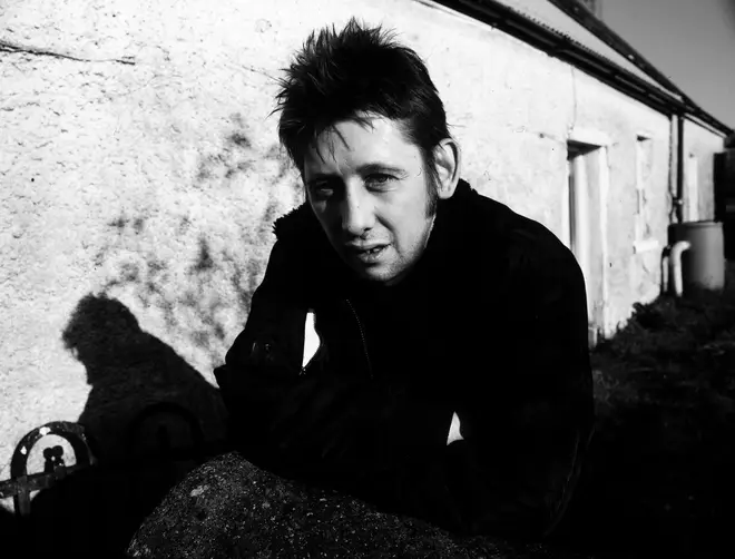 Shane MacGowan's funeral saw his widow and other mourners dancing and singing to The Pogues' famous hit, 'Fairytale of New York'.