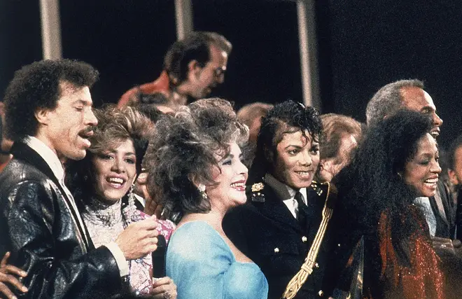 Lionel Richie, Sheila E,  Elizabeth Taylor, Michael Jackson and Diana Ross sing 'We Are The World'
