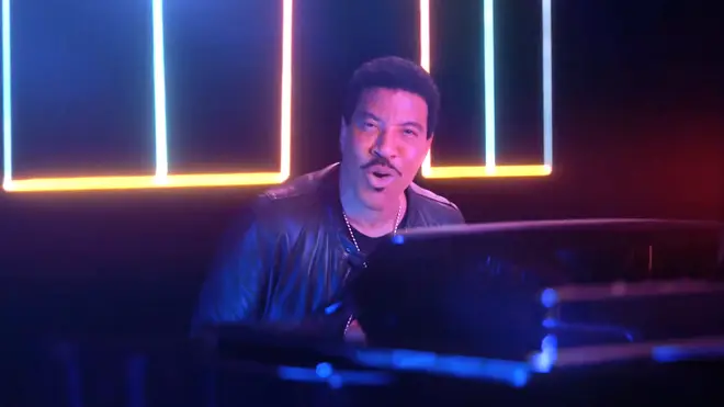 Lionel Richie plays the piano as Chance The Rapper riffs about crisps