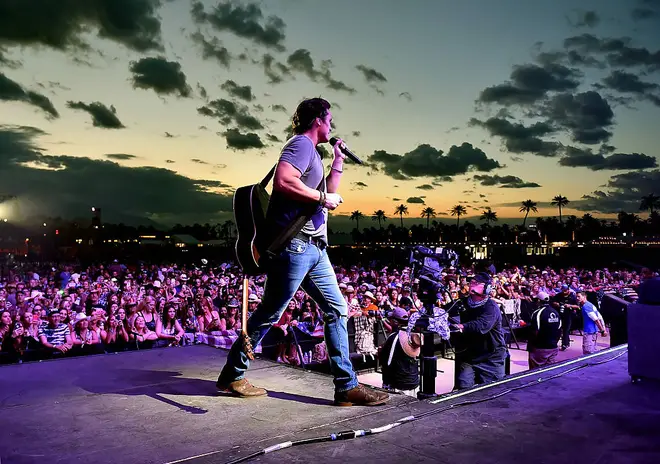 Joe Nichols performing to thousands of fans